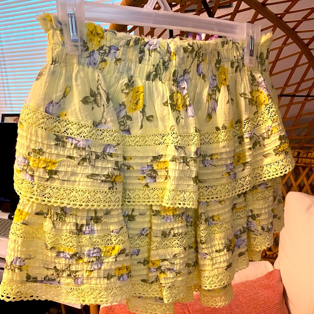 New with Tags Aerie Floral Skirt. Size: Medium  Color: Yellow with Blue Flowers